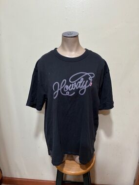 Levi's Black Short Sleeve Tee with 'Howdy' Script